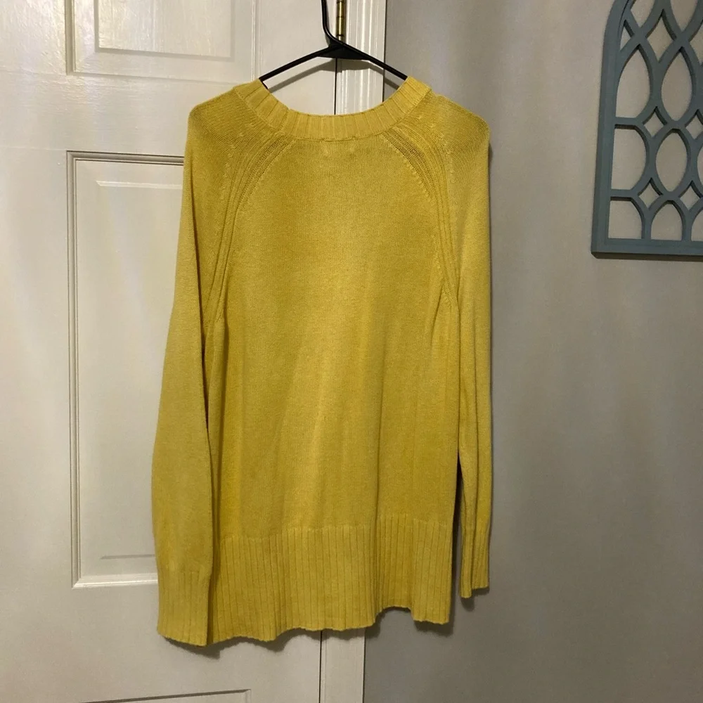 Old Navy Women's Mustard Crew Neck Sweater - Picture 3 of 4